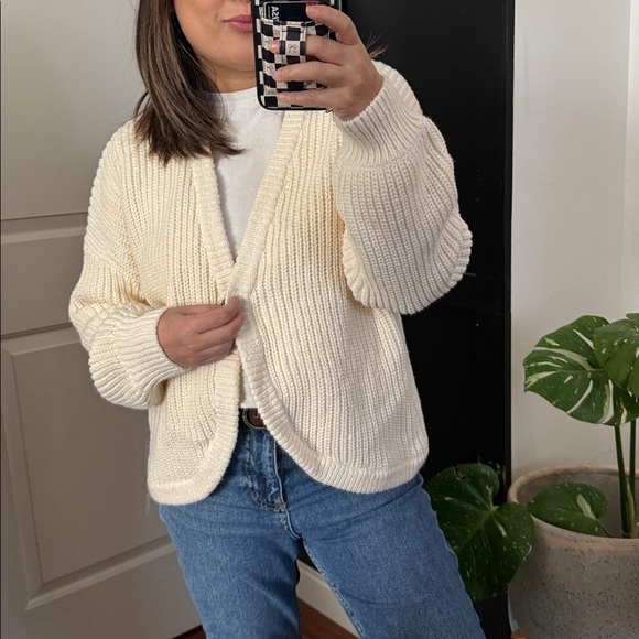 Madewell Shirttail Cardigan Sweater in Antique Cream. M - Picture 4 of 9